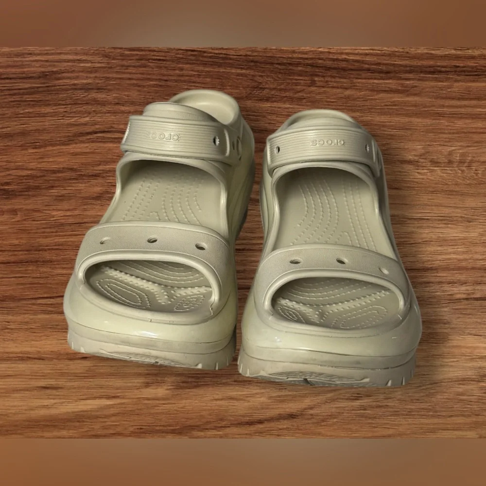 CROCS Mega Crush Sandal SZ 8
